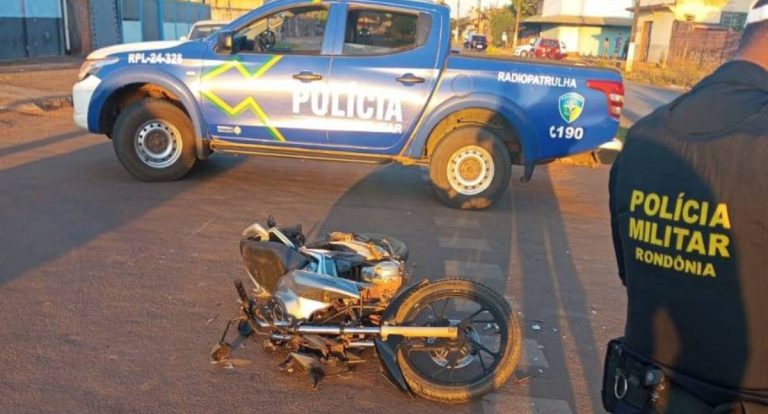 Motorista foge após invadir preferencial e causar acidente, em Vilhena