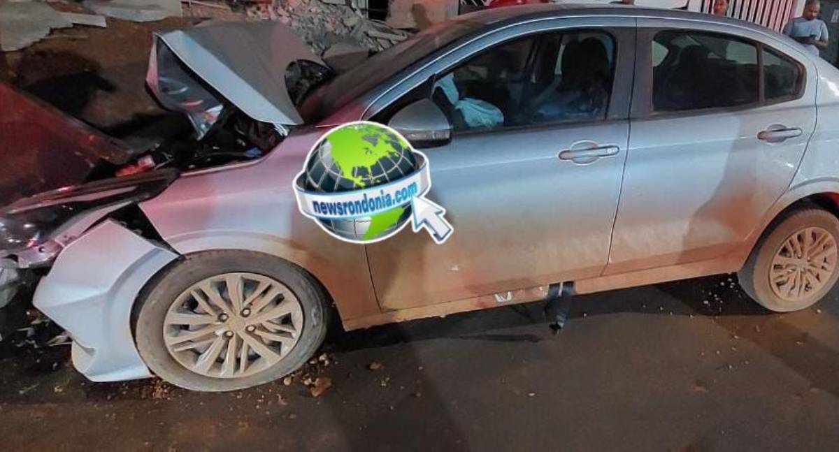 Motorista foge depois de bater contra papa entulho na zona sul