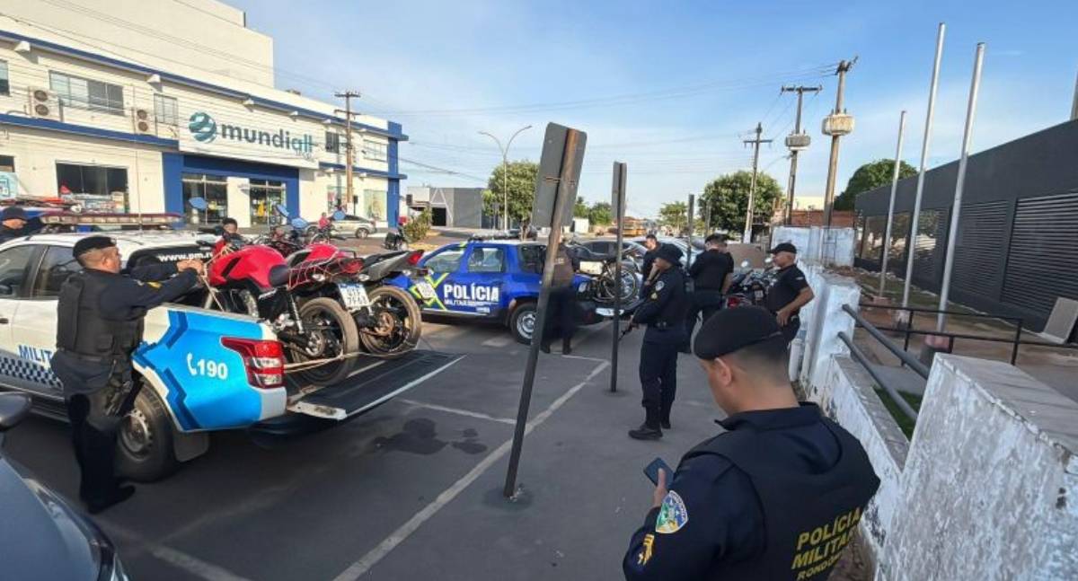 Operação policial resulta em apreensão de motos e detém jovem no interior de Rondônia