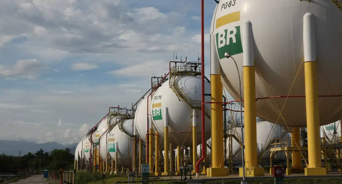 Petrobras reduz preço do gás natural em 14% para distribuidoras
