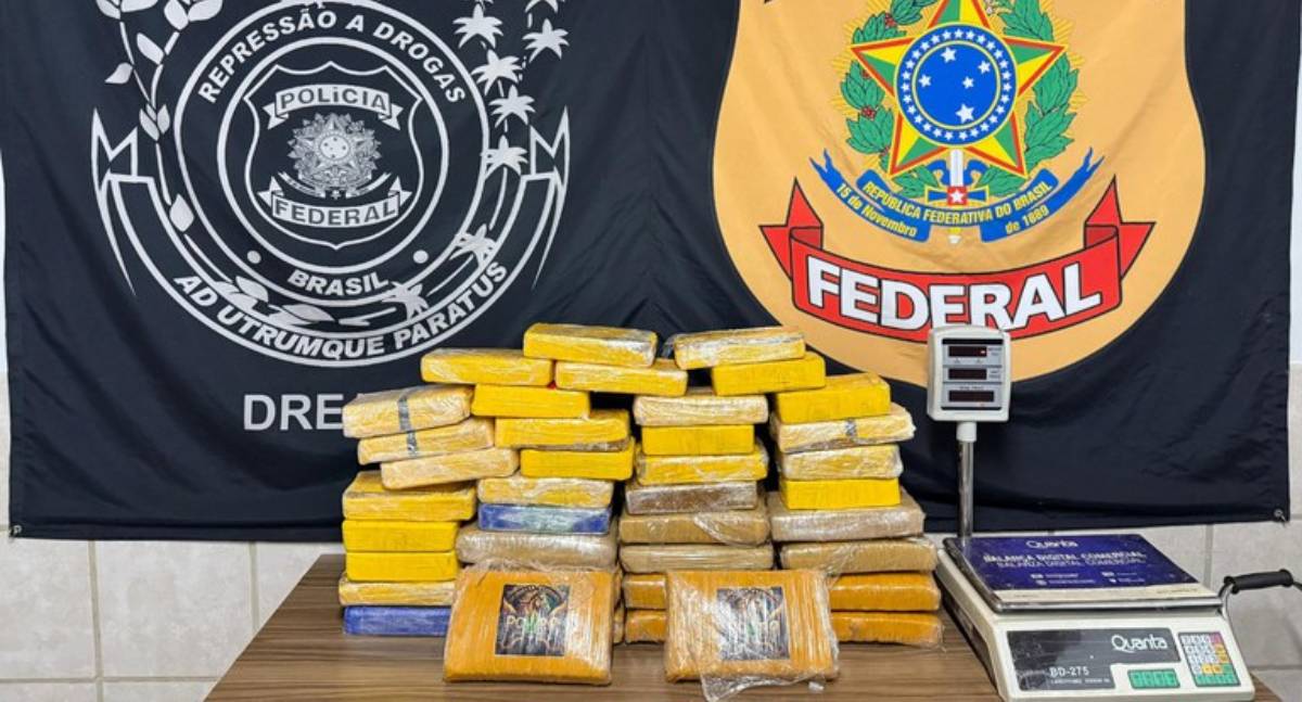 PF prende homem com 40 kg de drogas em caminhão na Capital