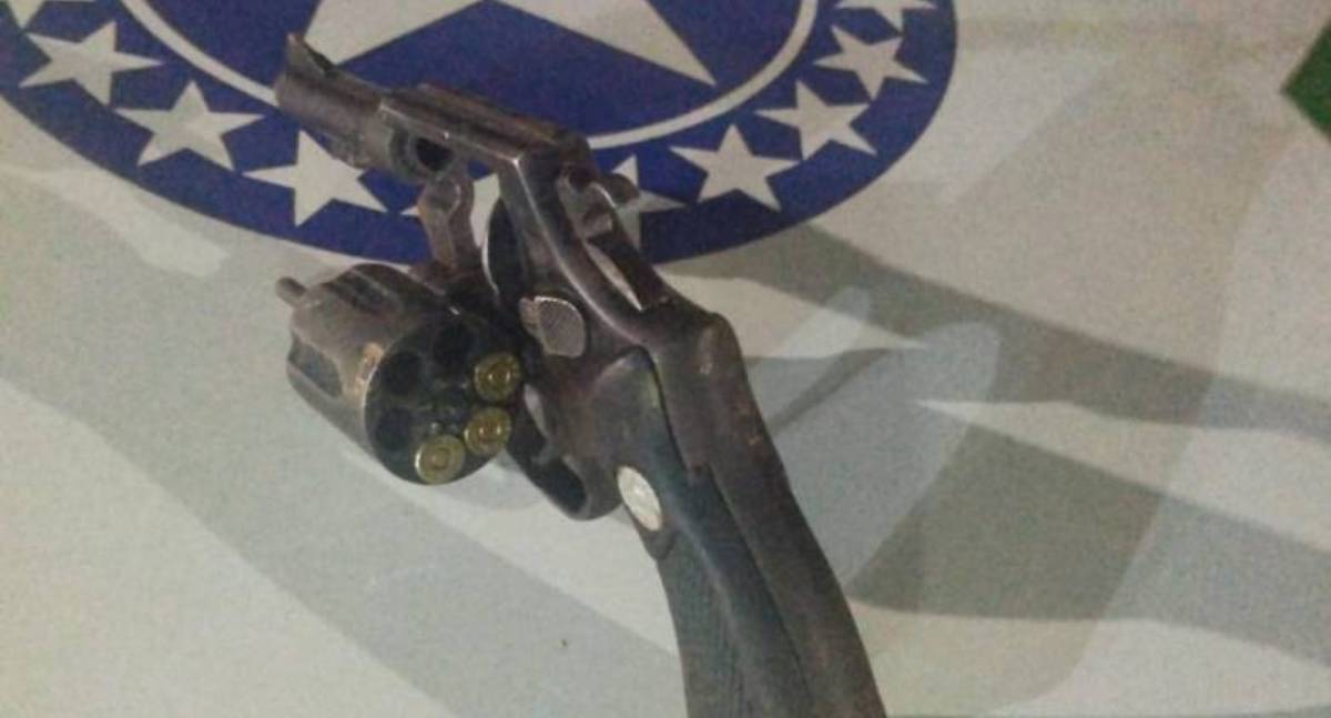 Polícia prende homem armado e marido de traficante em boca de fumo em Vilhena