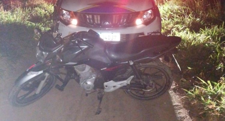 Polícia Militar recupera motocicleta furtada escondida em mata na zona rural de Jaru