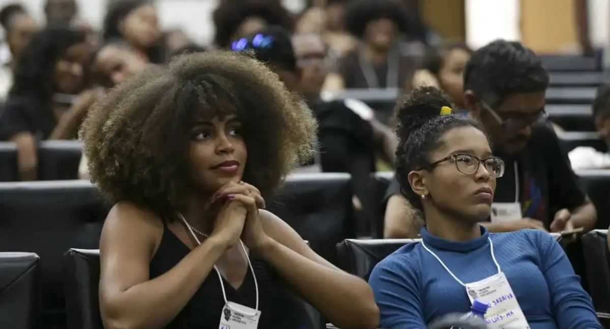 Pós-Graduação no Brasil ainda é concentrada em população branca, revela Estudo