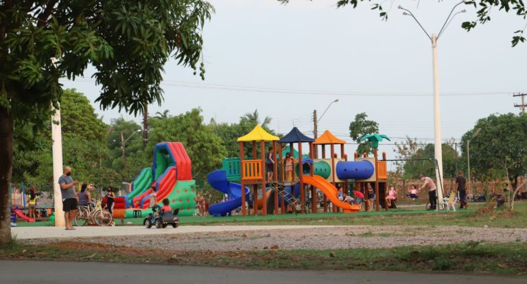Prefeitura de Porto Velho instala dispositivo para eliminar risco de choque em praças públicas