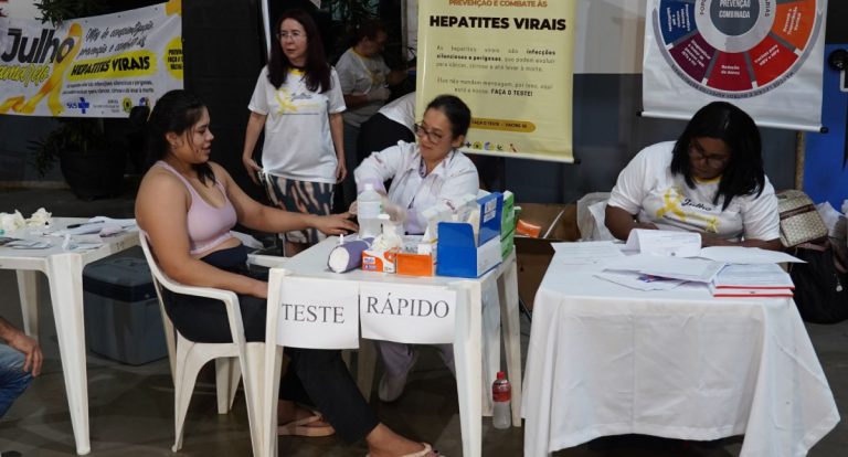 Prefeitura de Porto Velho leva testagens e vacinação contra hepatites virais a caminhoneiros