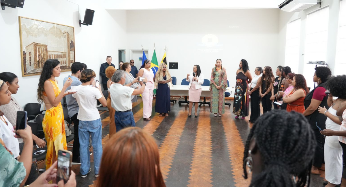 Prefeitura de Porto Velho reúne trancistas e valoriza profissão em evento pelo Dia de Tereza de Benguela