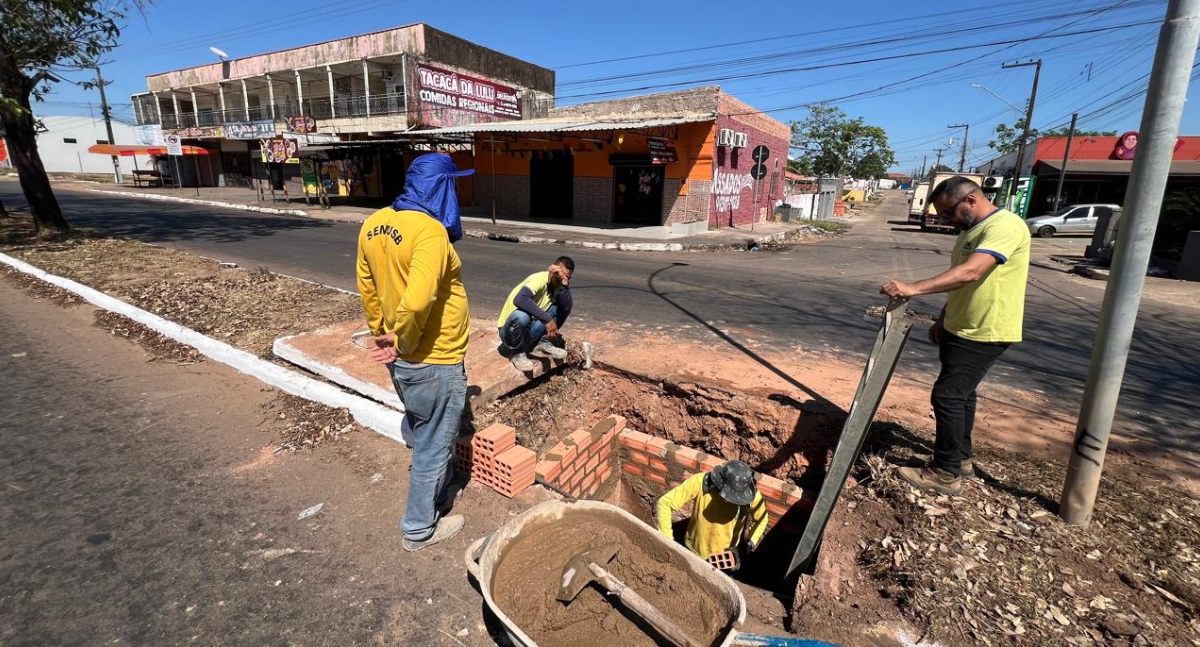 Prefeitura realiza mutirão para manutenção e reconstrução de bocas de lobo em Porto Velho
