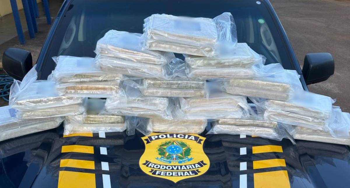 PRF em Rondônia apreende quase 33 kg de maconha em Ônibus