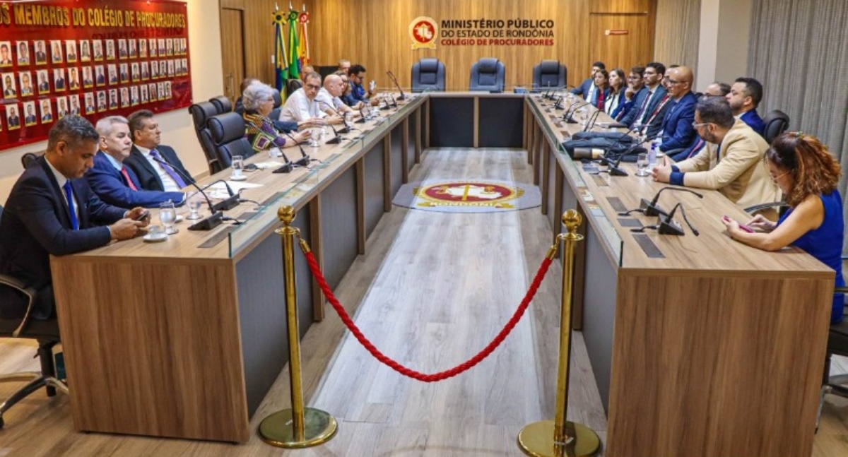 Procuradores de Justiça do MPRO inspiram novos promotores com relatos da carreira