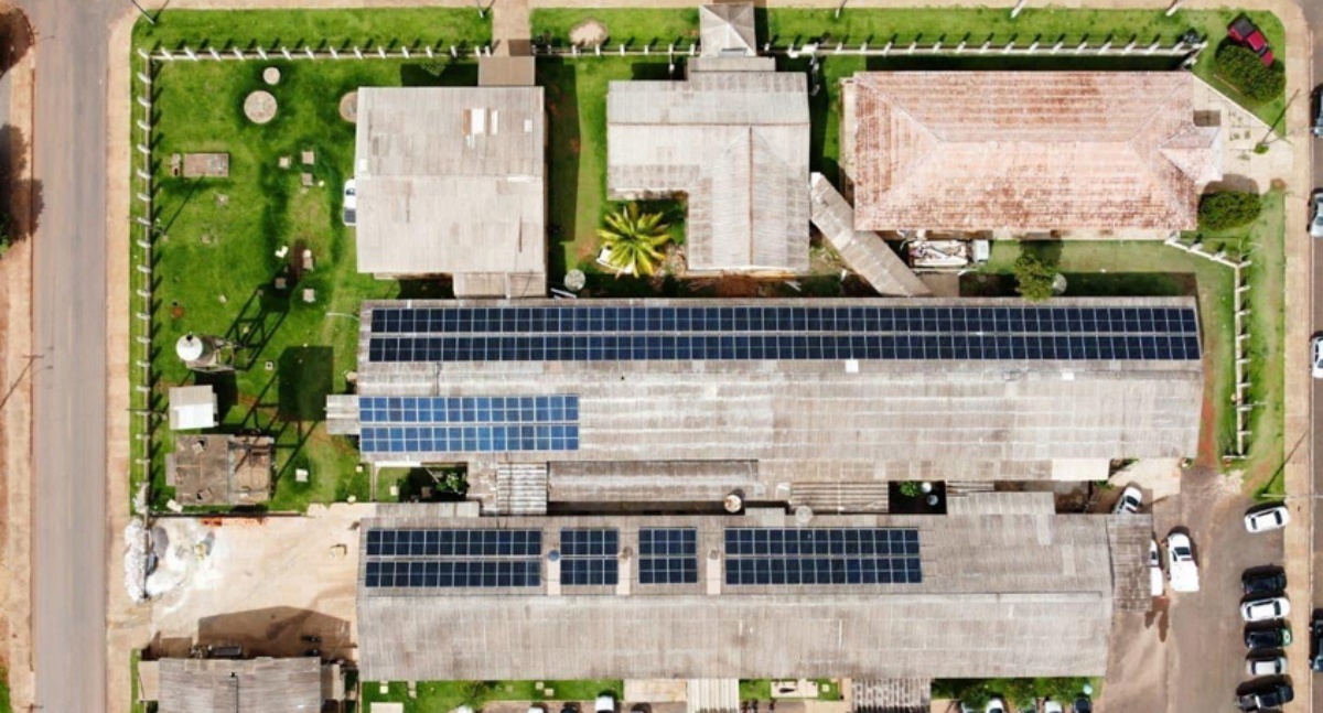 Programa de Eficiência Energética da Energisa leva economia e sustentabilidade a instituições de Rondônia