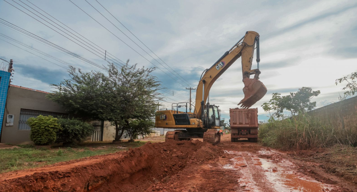 Rua Capão da Canoa terá obras retomadas com avanço na drenagem e pavimentação no bairro Três Marias