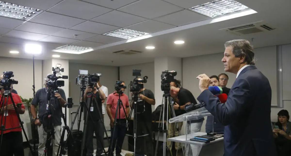 Tesouro dos EUA busca Haddad para discutir tarifaço
