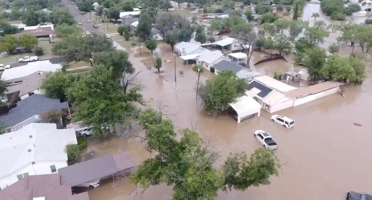 Texas: Esperança diminui por sobreviventes de enchentes que já mataram cerca de 100 pessoas