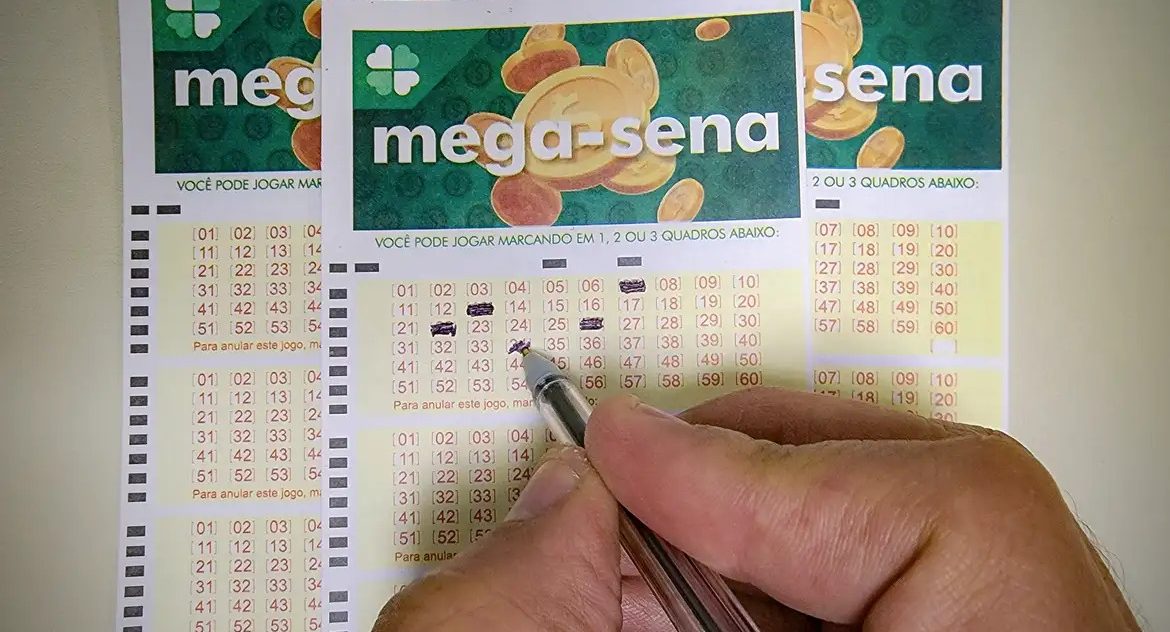 Concurso-2.902-da-Mega-Sena-acumula-e-próximo-prêmio-pode-pagar-R_-65-milhões