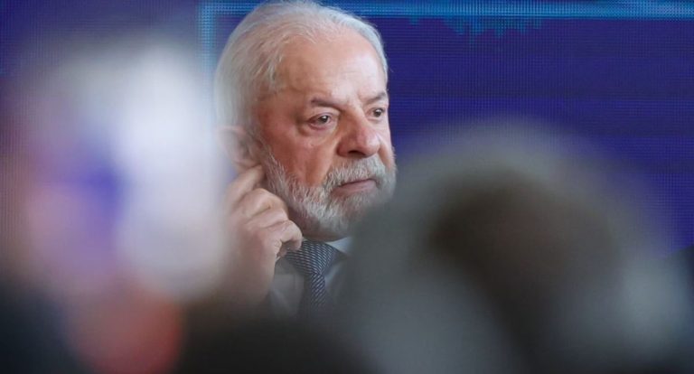 “Homem com dignidade não rasteja”, diz Lula sobre recusa em ligar para Trump - News Rondônia