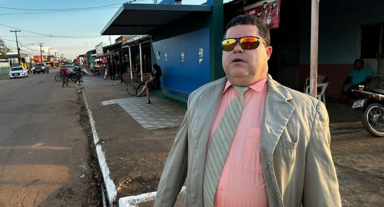 Jailton Delogo mostra nas redes sociais que pessoas com deficiência convivem diariamente com a falta de acessibilidade em Candeias do Jamari - News Rondônia