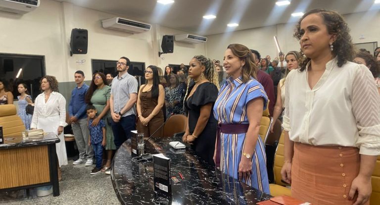 Jaqueline Cassol: Livro Ruptura Feminina é lançado com histórias inspiradoras de superação de mulheres da Amazônia - News Rondônia