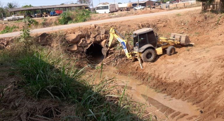 Prefeitura de Jaru realiza limpeza de canais no Setor 03 para prevenir alagamentos - News Rondônia