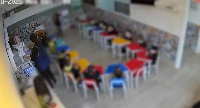 Professora filmada agredindo criança de 4 anos em escola no RS pode responder por tortura - News Rondônia