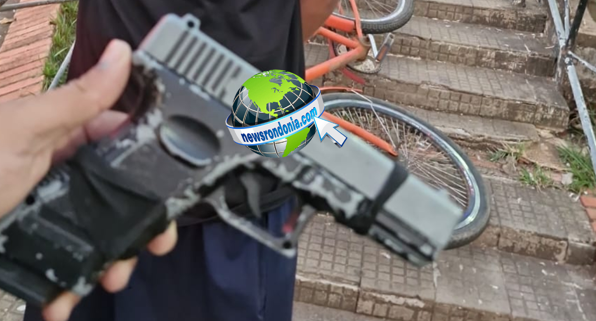 Ação do 1º Batalhão comandada pelo sargento Rocha apreende simulacro de pistola na Praça do Baú