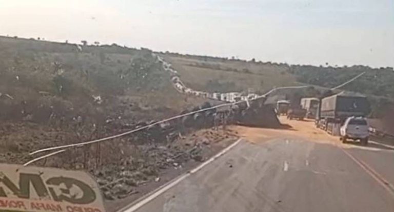 Acidente na BR-364 causa morte de caminhoneiro em Rondônia