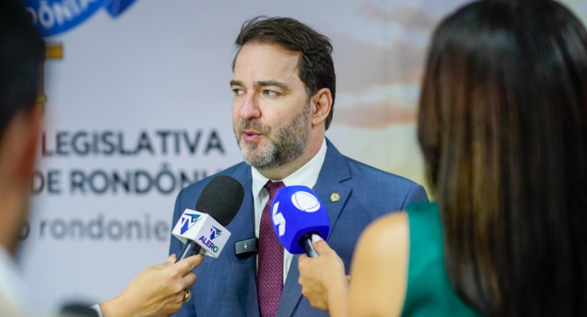 Alex Redano questiona Aegea e cobra transparência na terceirização do saneamento em Rondônia
