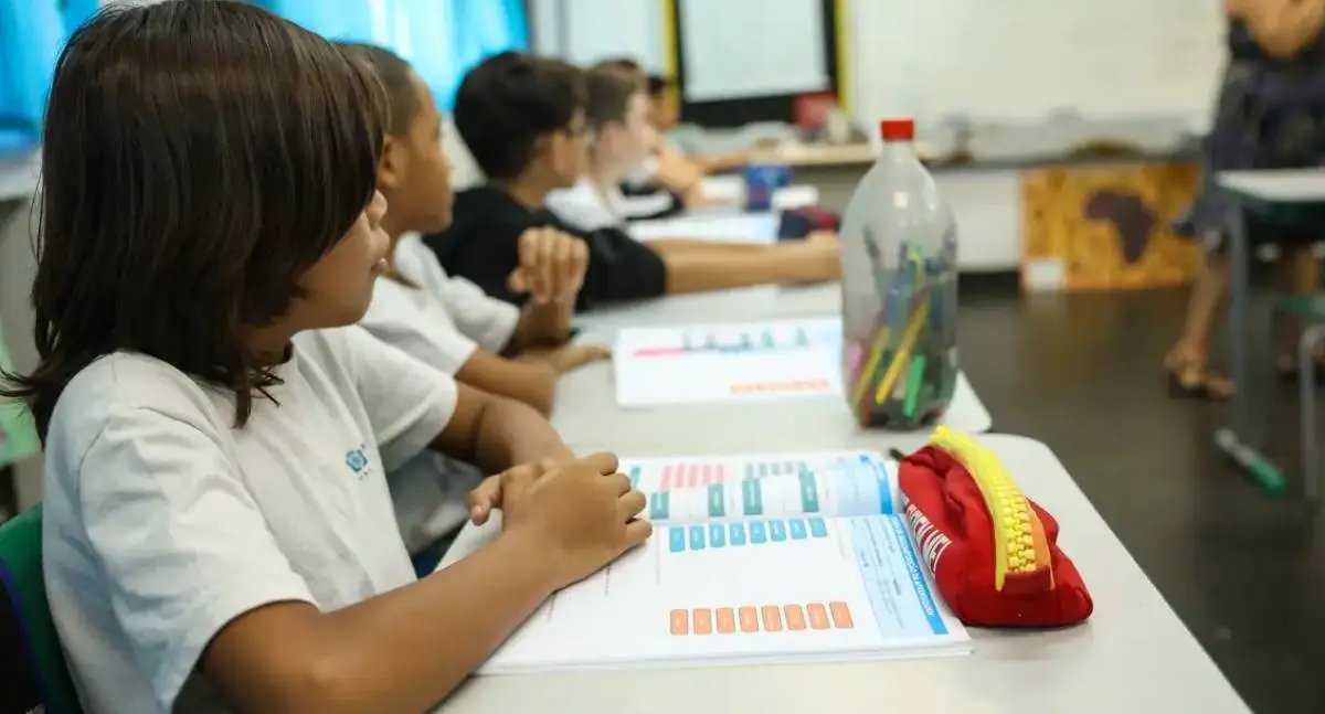 Alfabetização no Brasil deve ser prioridade política, diz especialista