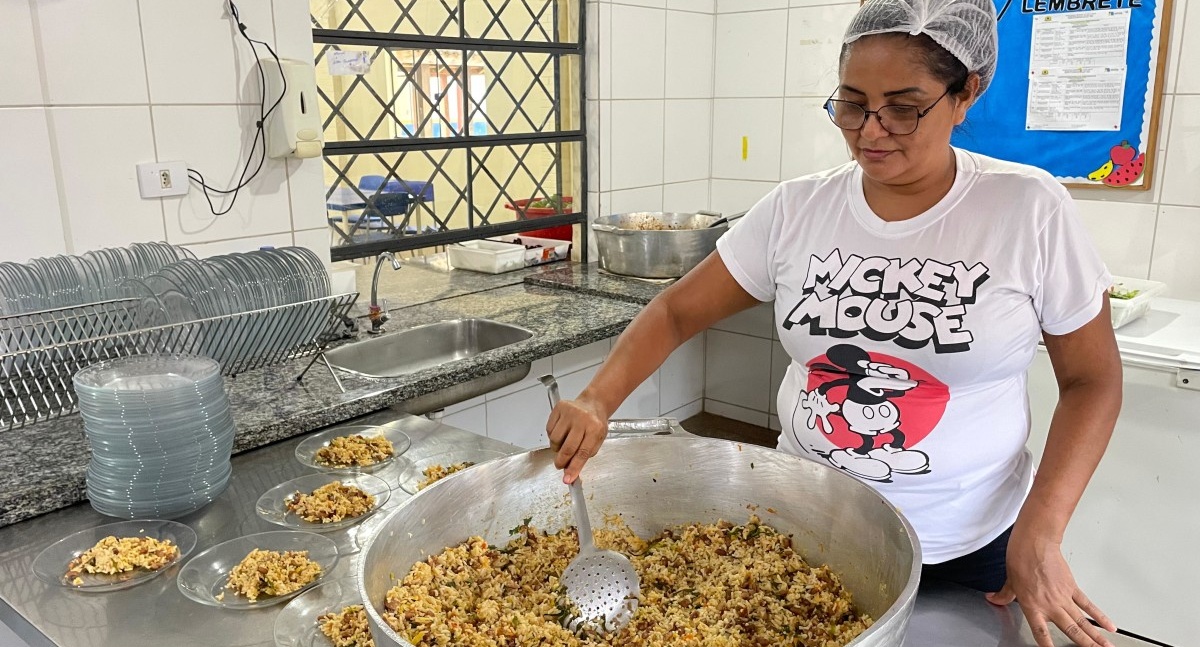Alimentação escolar reforçada transforma rotina e aprendizado de alunos da Escola Ermelindo Monteiro Brasil
