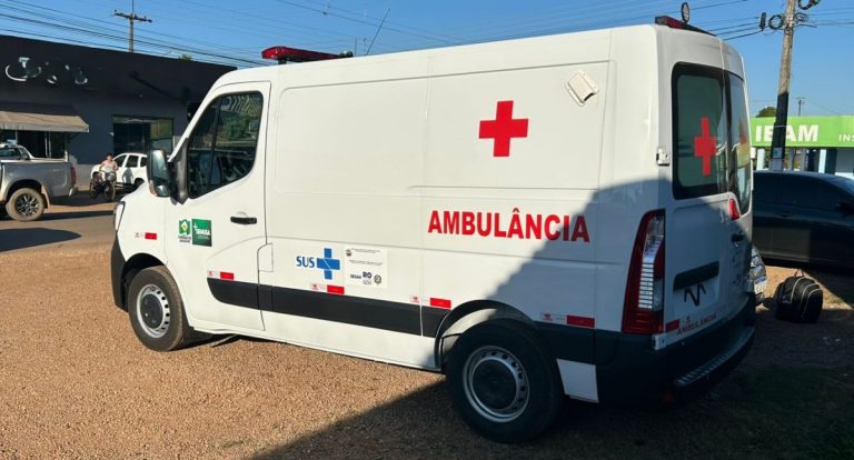 Ambulância chega a Candeias do Jamari com recurso destinado por Cláudia de Jesus