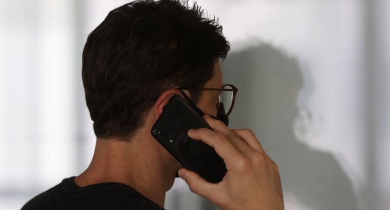 Anatel é criticada por revogar obrigatoriedade do prefixo 0303