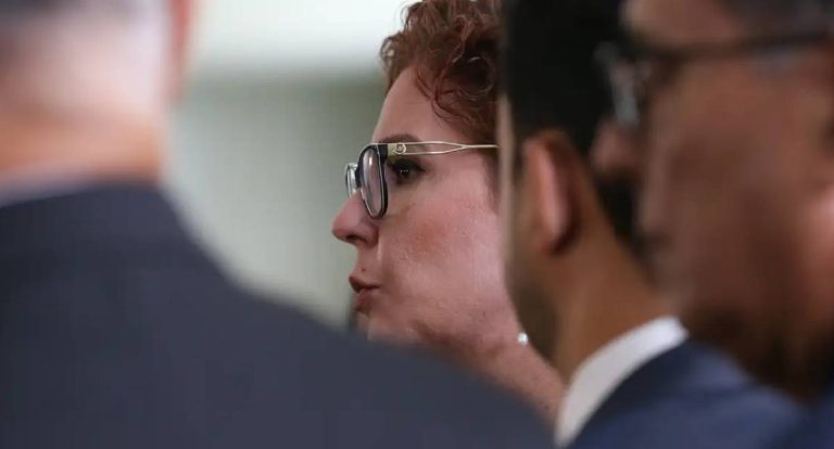 Audiência sobre extradição de Carla Zambelli é marcada na Itália