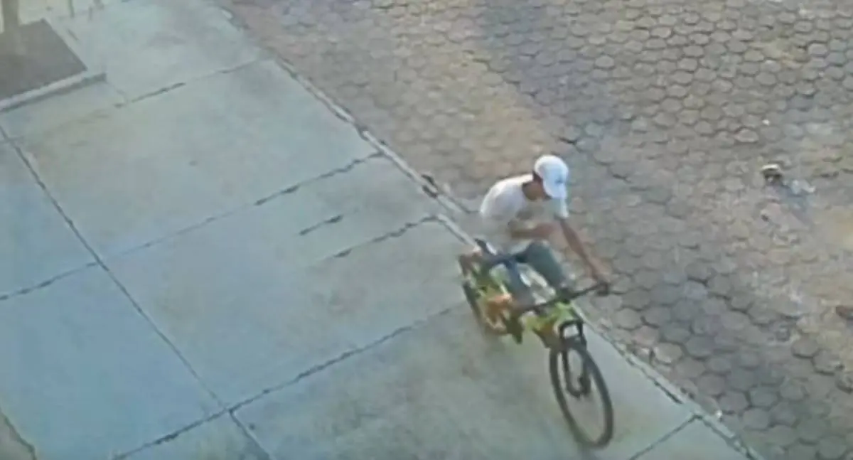 Bicicleta é furtada em frente a distribuidora, em Ji-Paraná