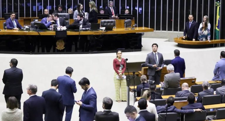 Bônus para Servidores do INSS é aprovado na Câmara