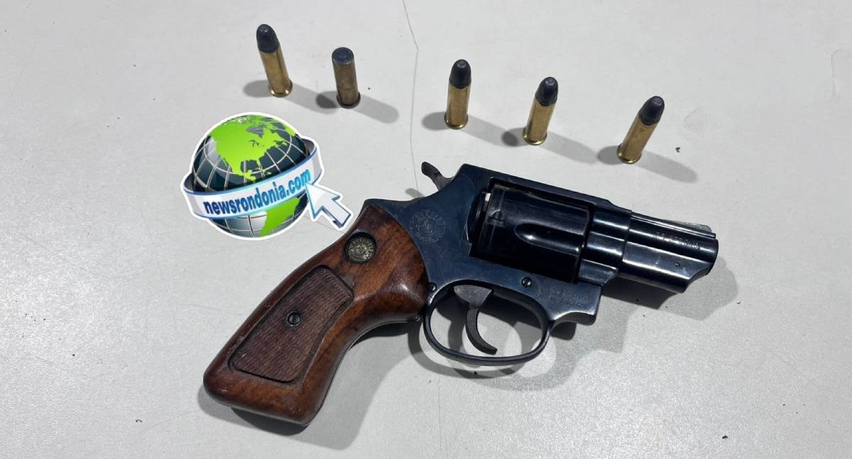 BPTAR recebe denúncia e dono de embarcação é flagrado com revólver no Rio Madeira