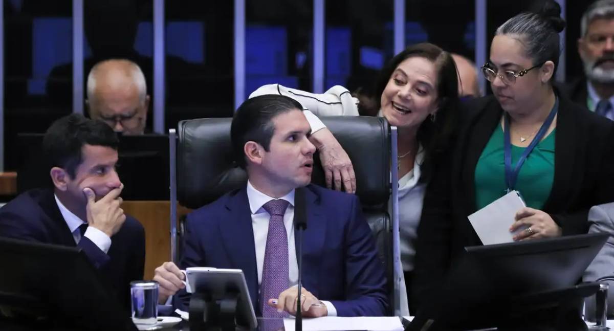 Câmara aprova urgência para isenção do IR de quem ganha até R$ 5 mil