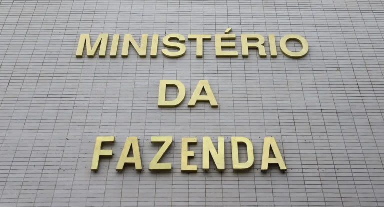 CMN ajusta regras de crédito para empresas afetadas por tarifaço dos EUA