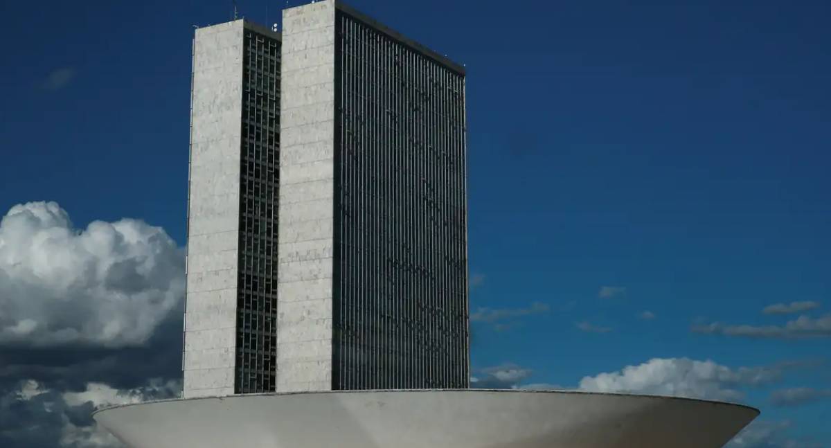 Conheça o projeto de lei que regula redes sociais para crianças