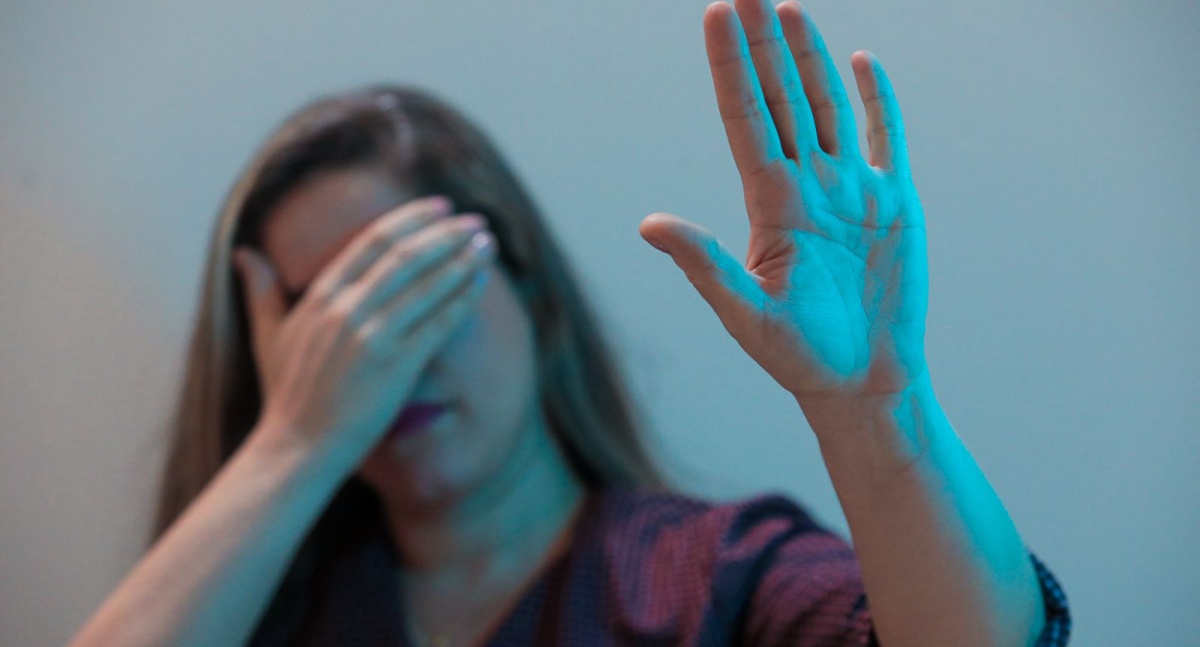Conheça os tipos de violência contra a mulher e saiba como denunciar agressores