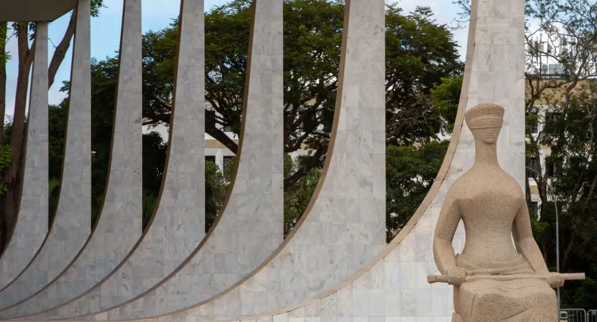 Defesa de Bolsonaro indica nove advogados para julgamento no STF