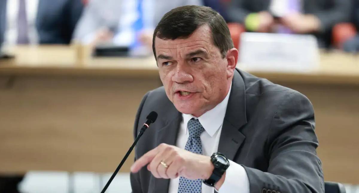 Defesa de ex-ministro da Defesa nega participação em golpe