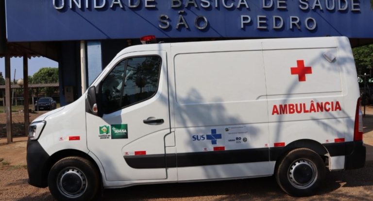 Deputada Cláudia de Jesus entrega ambulância de R$ 400 mil para distrito de Triunfo, em Candeias do Jamari