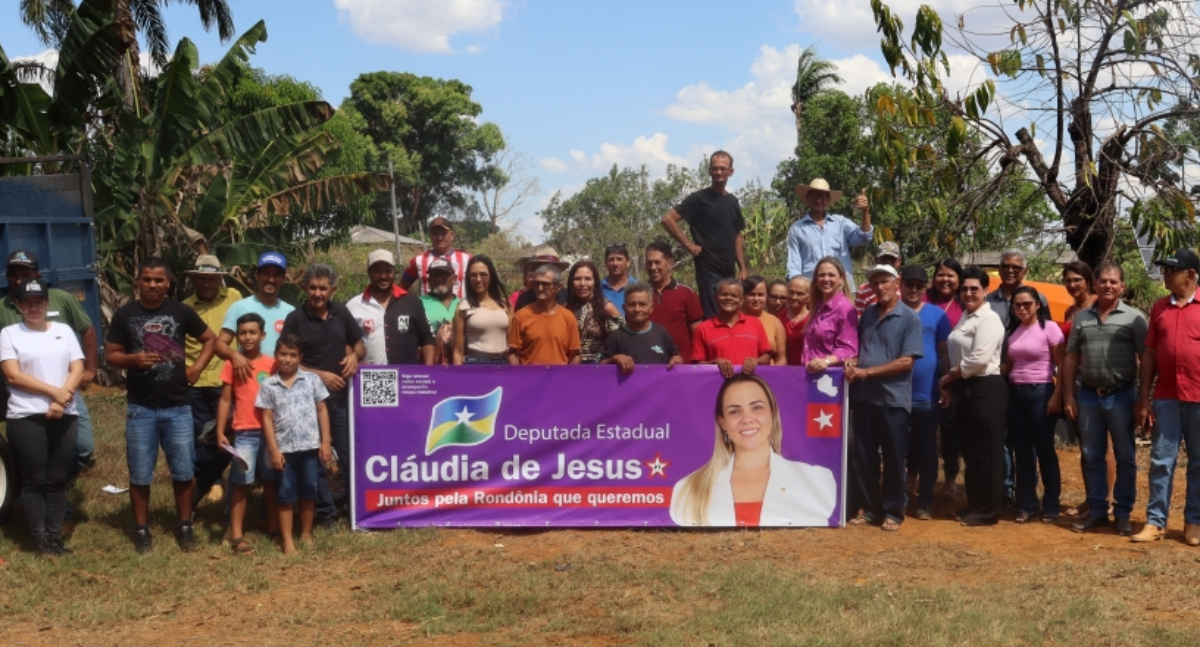 Deputada Cláudia de Jesus entrega equipamentos e fortalece agricultura familiar em Vale do Anari