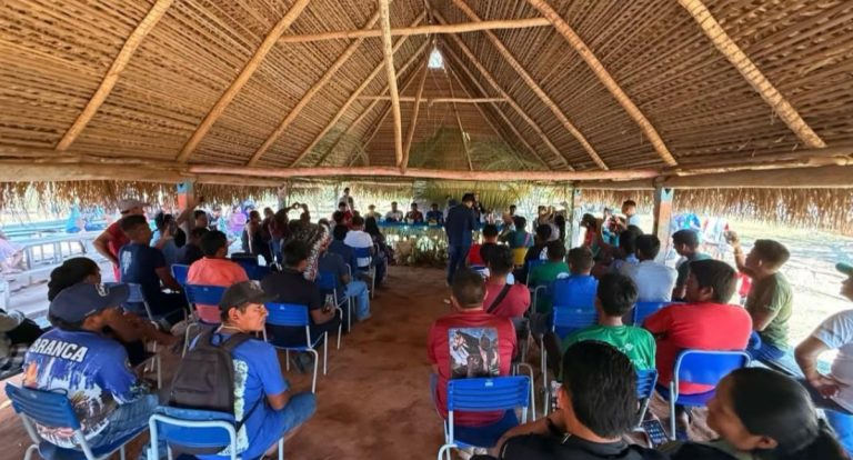 Deputada Dra. Taíssa participa de reunião com lideranças indígenas na Aldeia Sagarana em Guajará-Mirim