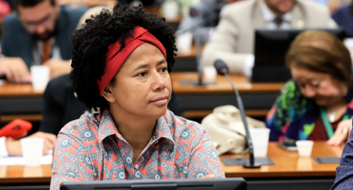 Deputada Sílvia Cristina tem PL aprovado que libera capital estrangeiro em prevenção ao câncer