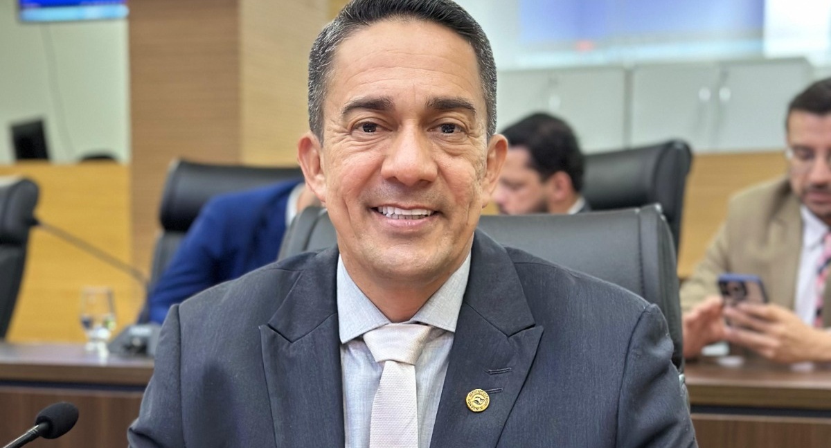 Deputado Eyder Brasil homenageia IPERON com Medalha de Mérito Legislativo