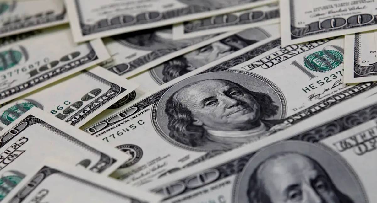 Dólar cai para R$ 5,42 e bolsa sobe após fala de Jerome Powell