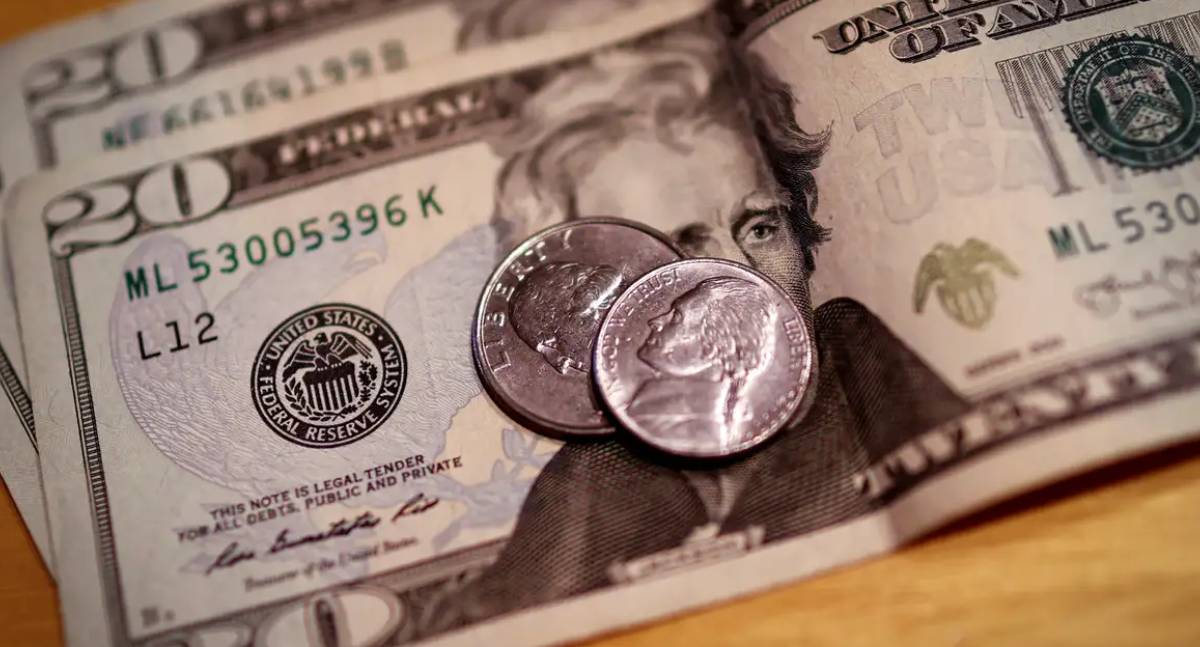 Dólar sobe para R$ 5,50 e bolsa cai após decisão do ministro Flávio Dino