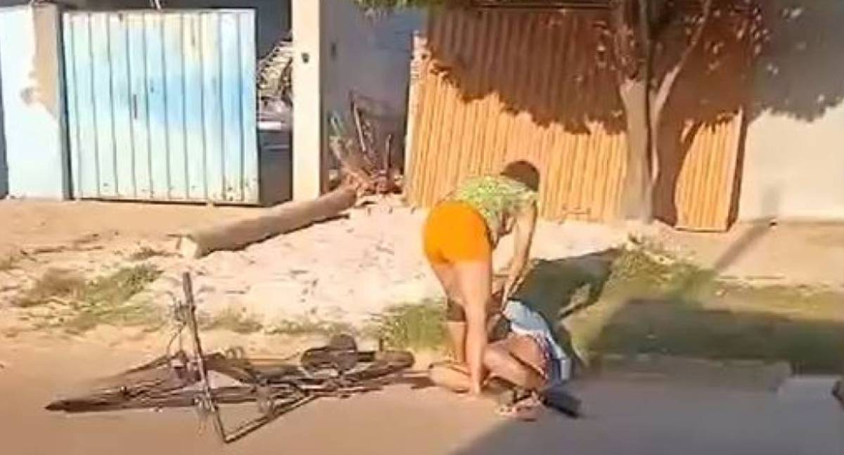 Dona de bar e cliente se agridem na rua por conta de dívida em Vilhena