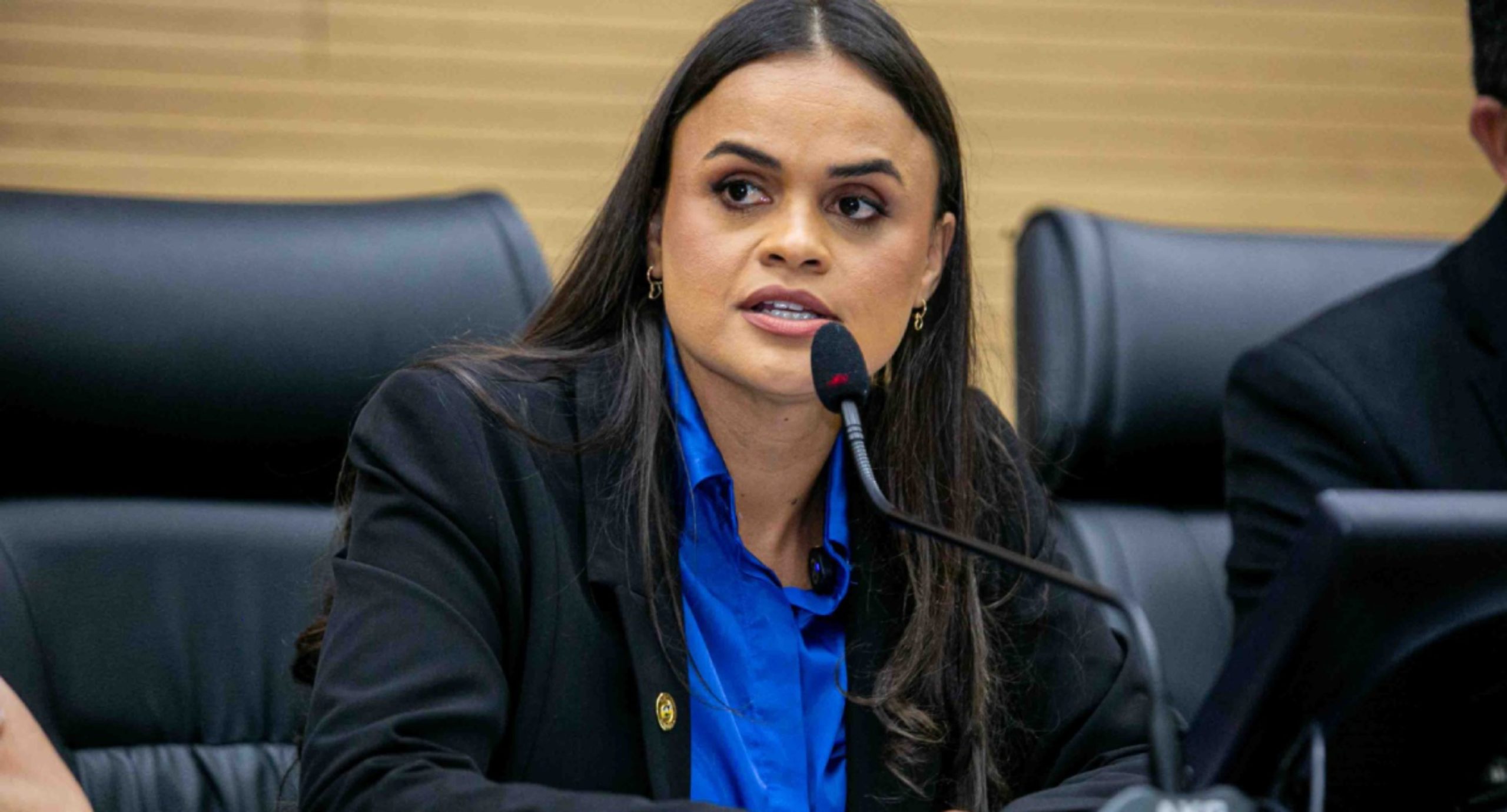 Dra. Taíssa protocola projeto de lei para garantir tratamento prioritário da endometriose no SUS em Rondônia
